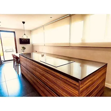 아파트 Lovely Penthouse With Pool *